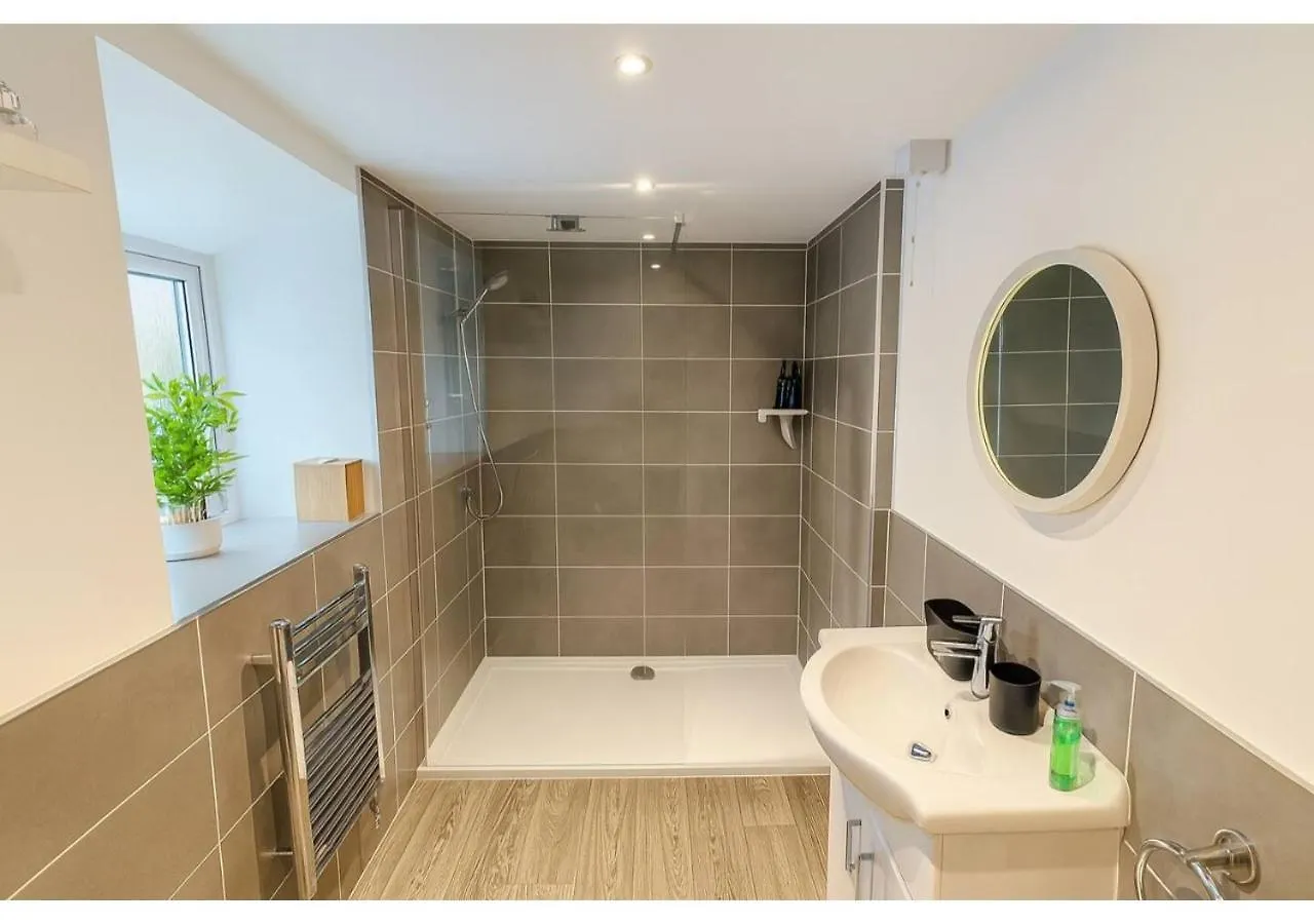 אקסטר Spacious 2-Bed - Hospital & City Nearby Parking Pet Friendly